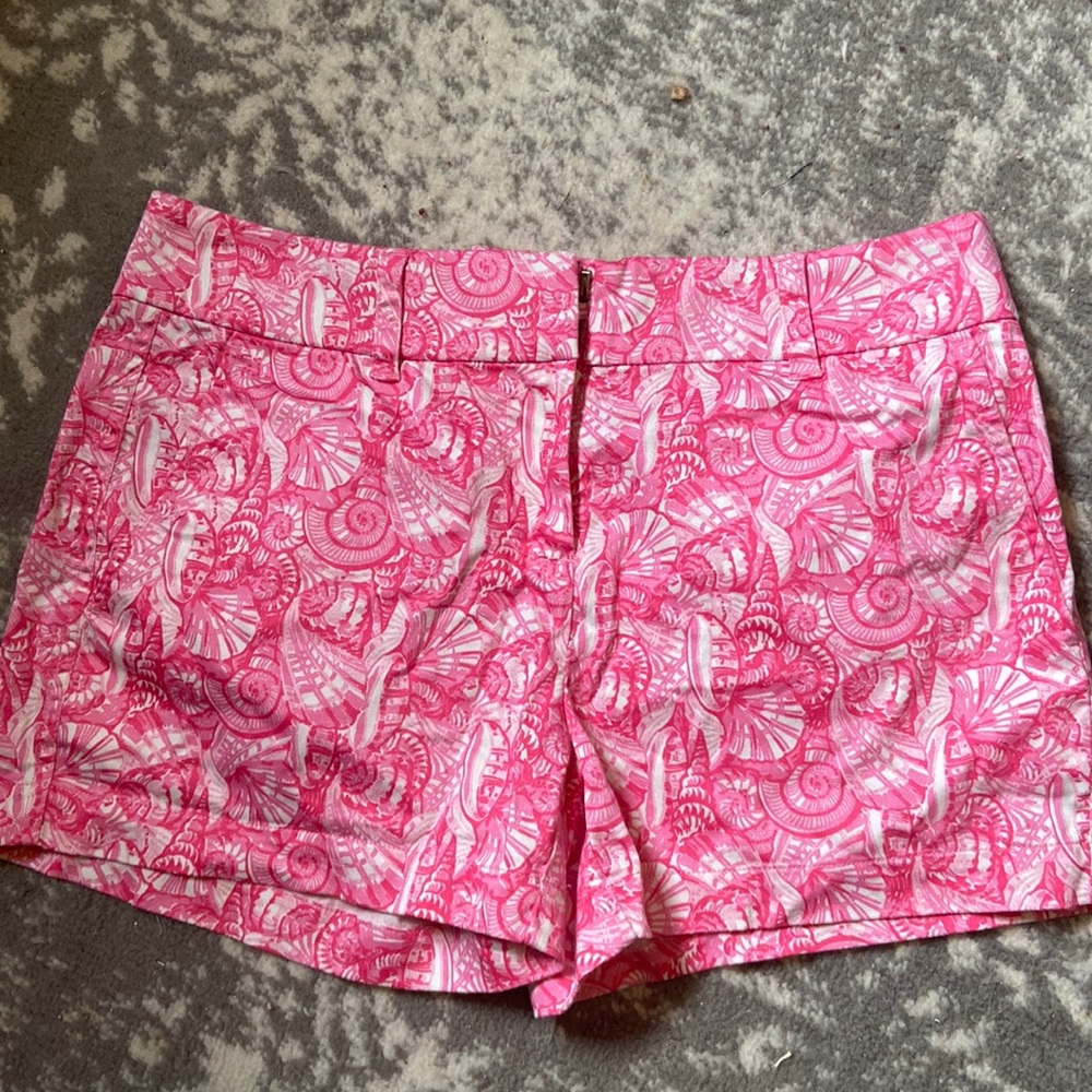 Vineyard vines shells allover seashell shorts size 2